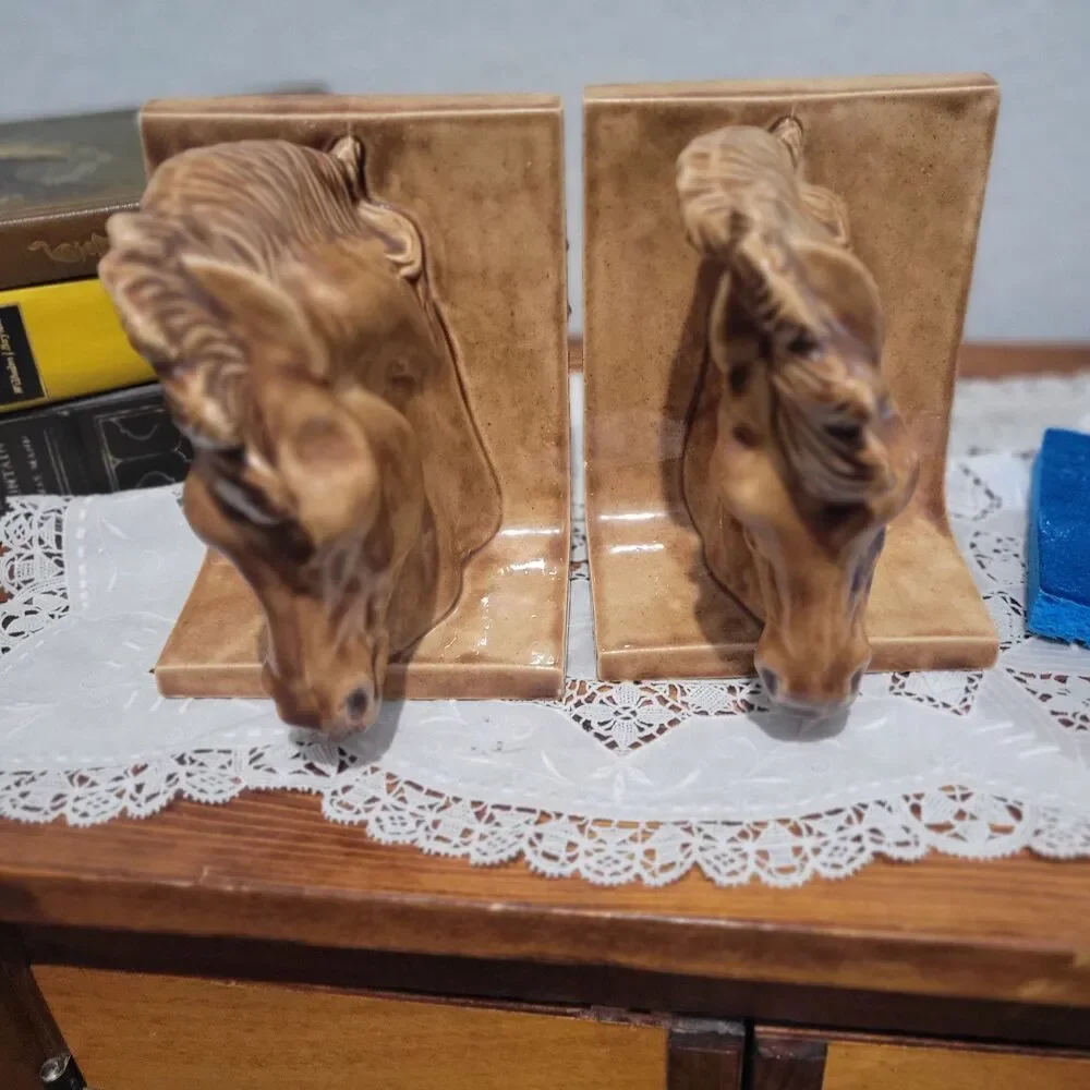 Vintage Set Of Ceramic Horse Head Bookends MCM Hobbyist Unsigned Equestrian West